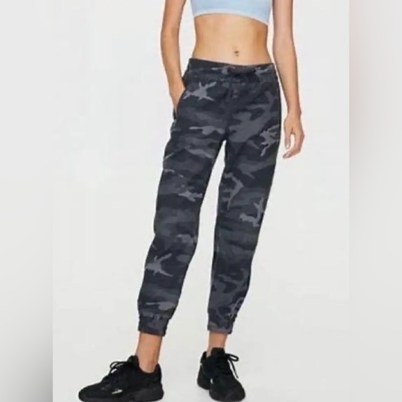 TNA Pants - TNA Alix Grey Camo Jogger Pants‎